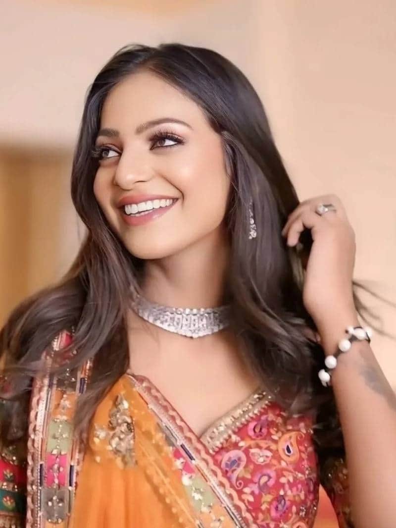 'बिग बॉस' में अपना जलवा बिखेरती नजर आएंगी महाकुंभ वायरल गर्ल मोनालिसा?