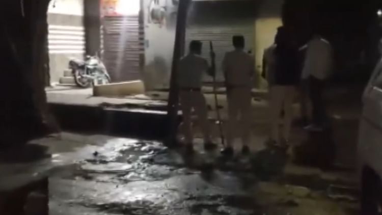 Delhi Double Murder: दिल्ली में दोहरा हत्याकांड, दो दोस्तों ने एक-दूसरे पर चाकू से किए वार, दोनों की मौत