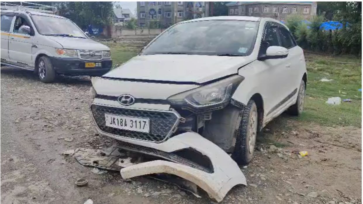 Jammu Kashmir Cop Among Two Injured in Head-On Collision at Malpora on NH44