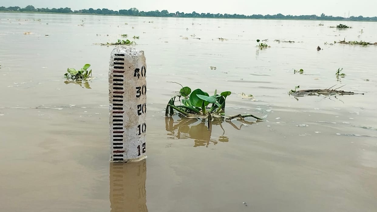 water level of river Ganga rising in Ghazipur