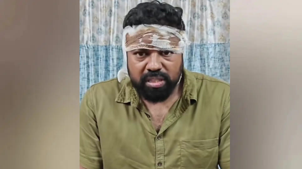 Sant Kabir Nagar CHC in-charge Varunesh Dubey accused of attempt to murder, case registered
