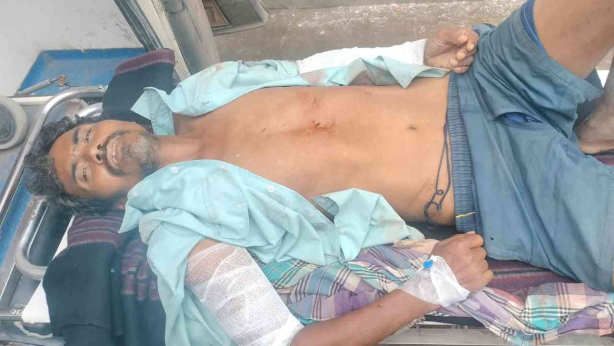 An elephant attacked a villager in Raigarh last night