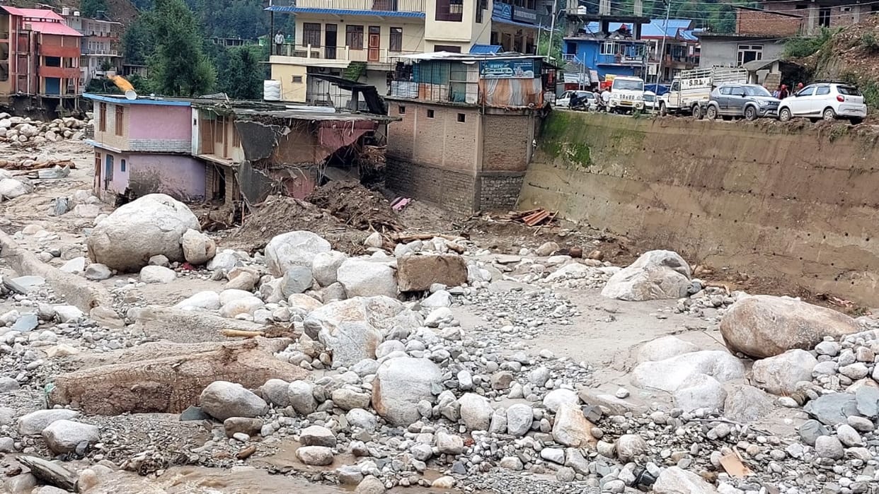 Himachal Weather: 98 people have died so far in the monsoon season, 209 roads are blocked in the state, it wil