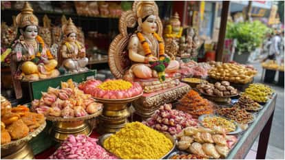 इन मंदिरों में चढ़ता है अनोखा प्रसाद