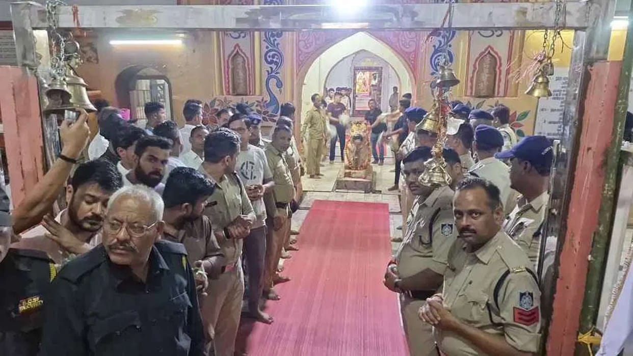 Devotees queued up since 4 am to have darshan of Lord Jageshwarnath