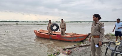 Kanpur Crowd of devotees gathered Baba Siddhnath Dham police and divers deployed tight security arrangements