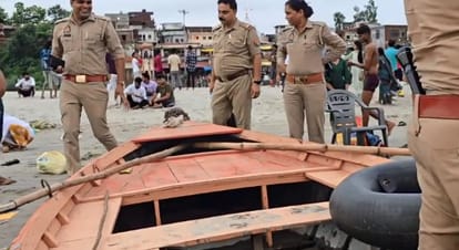 Kanpur Crowd of devotees gathered Baba Siddhnath Dham police and divers deployed tight security arrangements