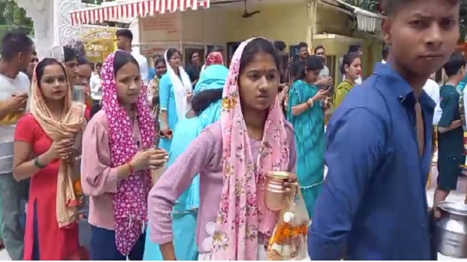 First Monday of Sawan: Anointment of Lord Ashutosh with milk in Aughadnath temple, why Monday is important