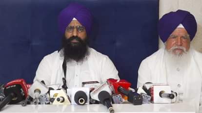 जानकारी देते जत्थेदार कुलदीप सिंह गड़गज