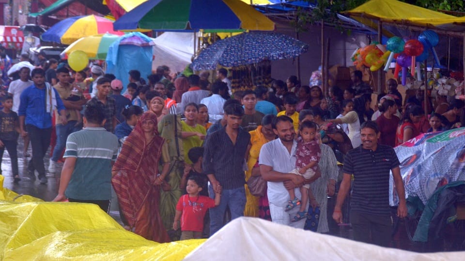 Sawan 1st Somwar 2025 Shiv devotees thronged the roads No entry for heavy vehicles on these routes