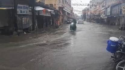Rajsamand: Heavy Rain on First Monday of Sawan, Cars Swept Away Like Matchbox in Machind Village