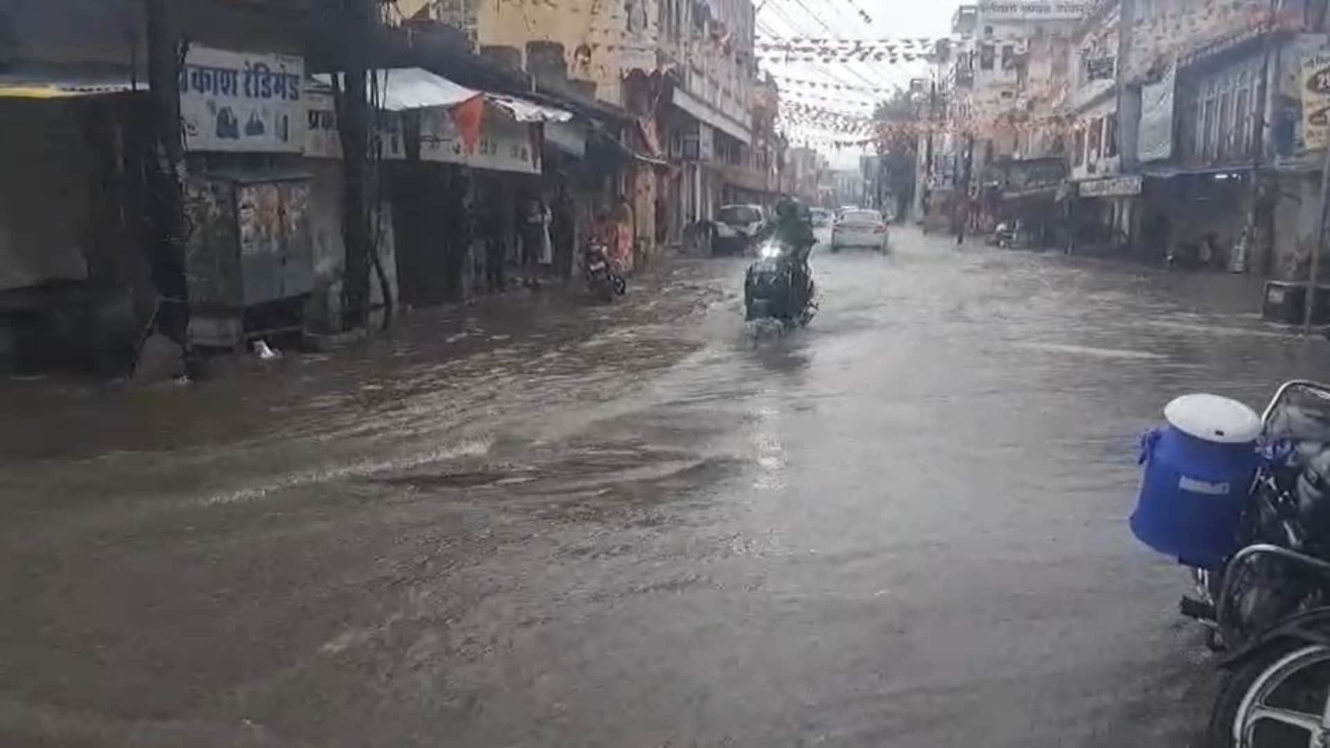 राजसमंद के माचिंद गांव में पानी भरा