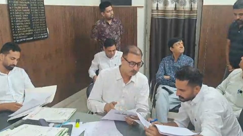 CM Flying raids Tehsil office in Pehowa