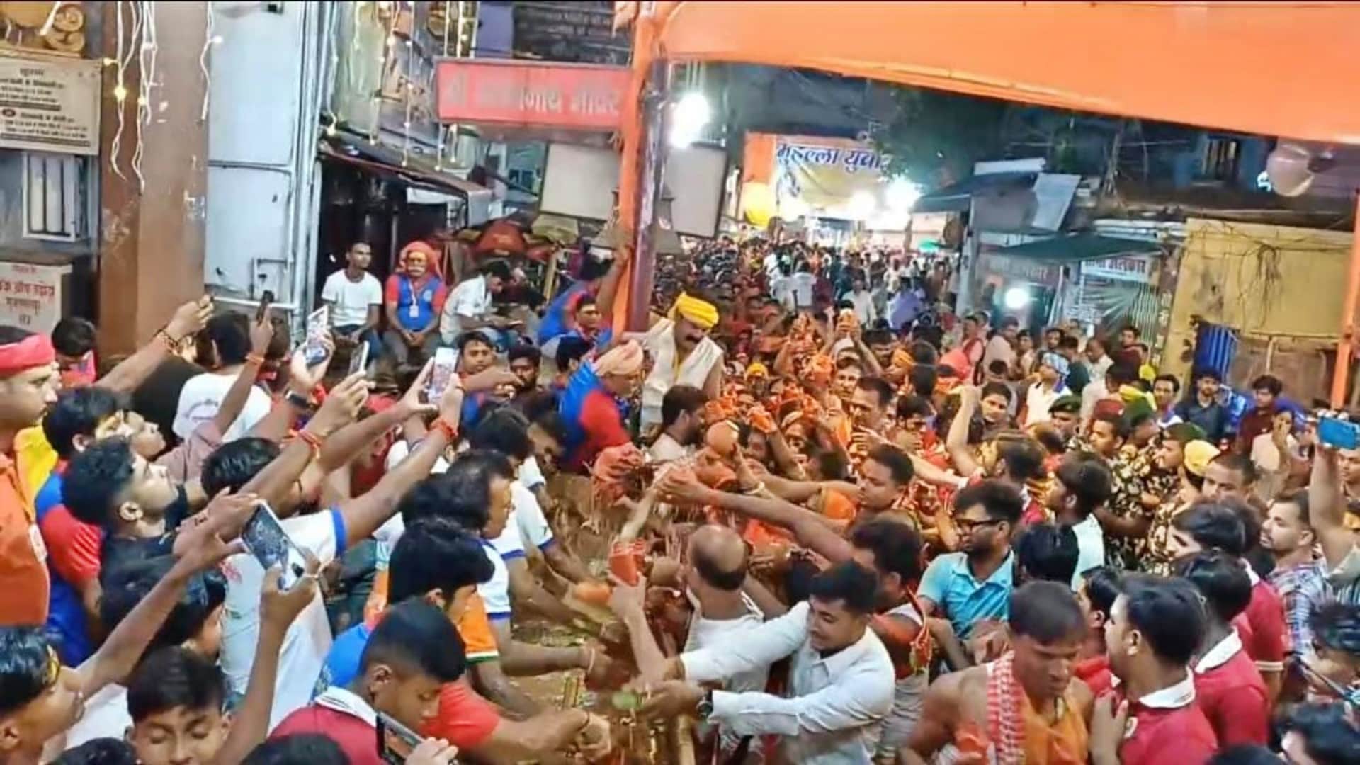 Sawan 2025 Bihar Shiva Temple Crowd on First Monday, Jalabhishek at Someshwarnath and Thaneshwar Temples