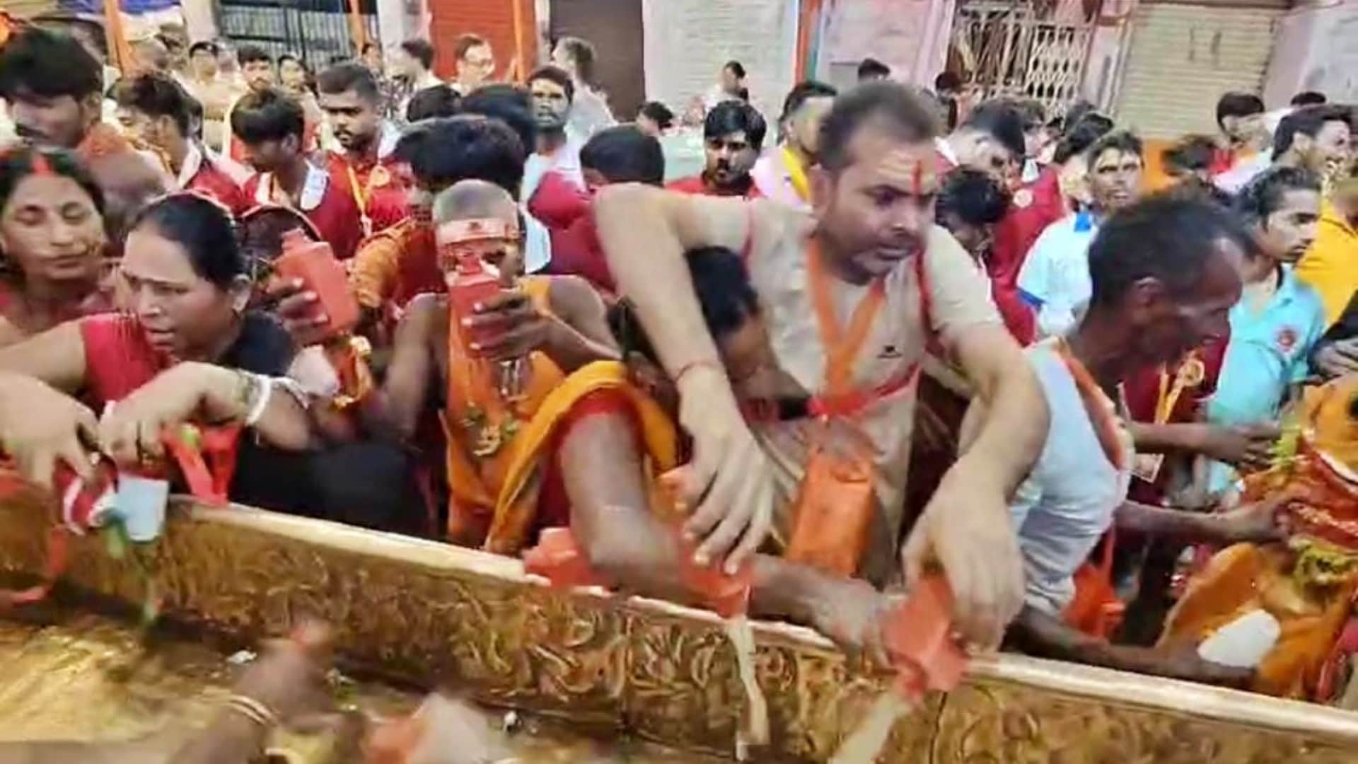 Sawan 2025 Bihar Shiva Temple Crowd on First Monday, Jalabhishek at Someshwarnath and Thaneshwar Temples