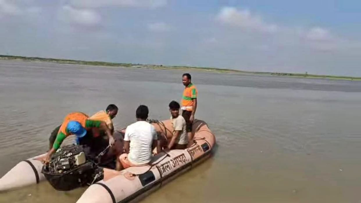 Vaishali: Teen drowned in deep water while bathing in Ganga on first Monday of Sawan, SDRF team is searching