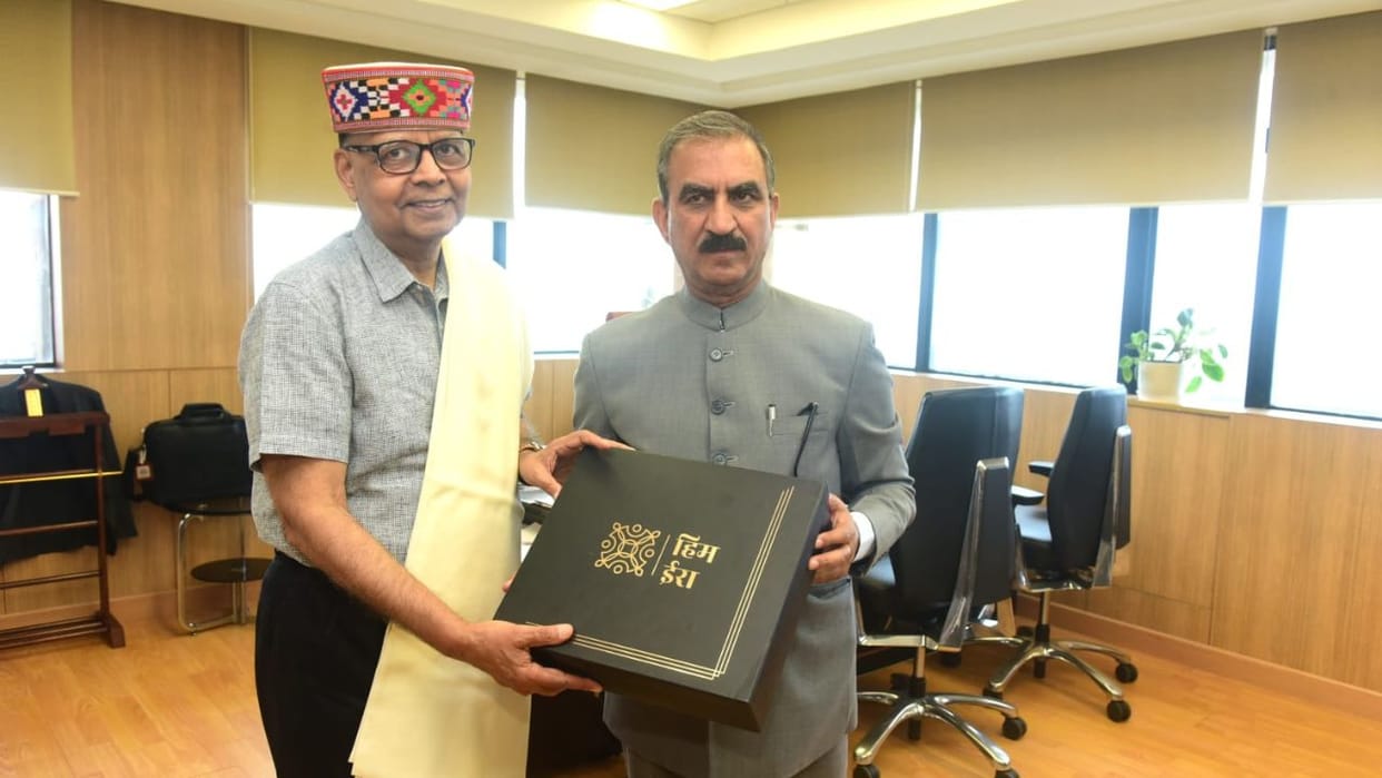 Himachal CM Sukhu met Dr Arvind Panagariya Chairman of the 16th Finance Commission and made this request
