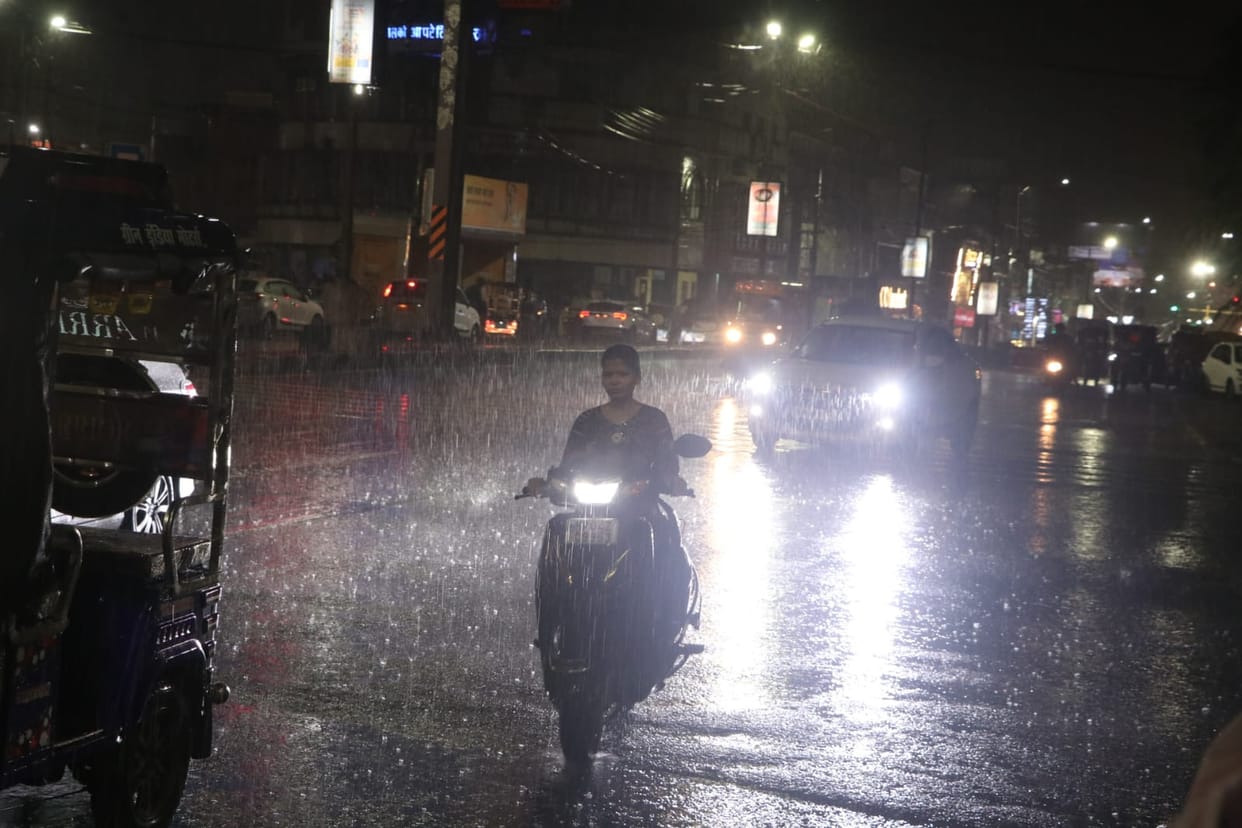 Bhopal: Heavy rain warning in 17 districts of Madhya Pradesh today, heavy rain will continue in the state till