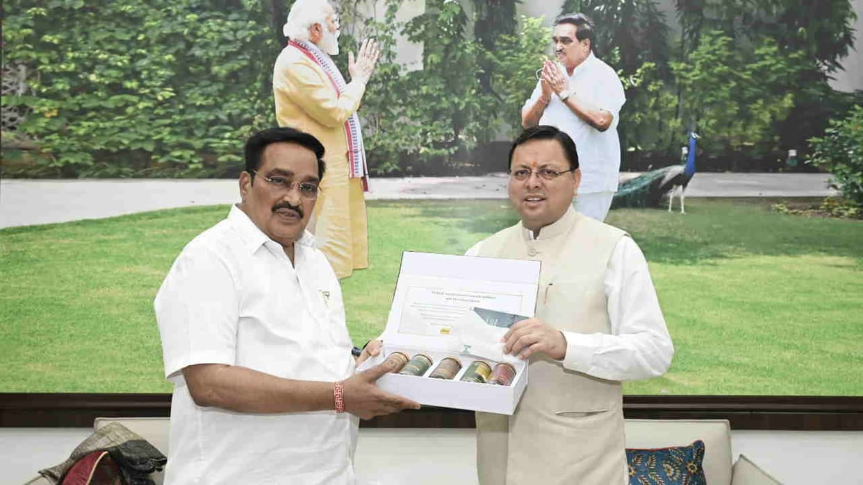 CM Dhami met Union Water Power Minister CR Patil Requested five hydropower projects implementation of state