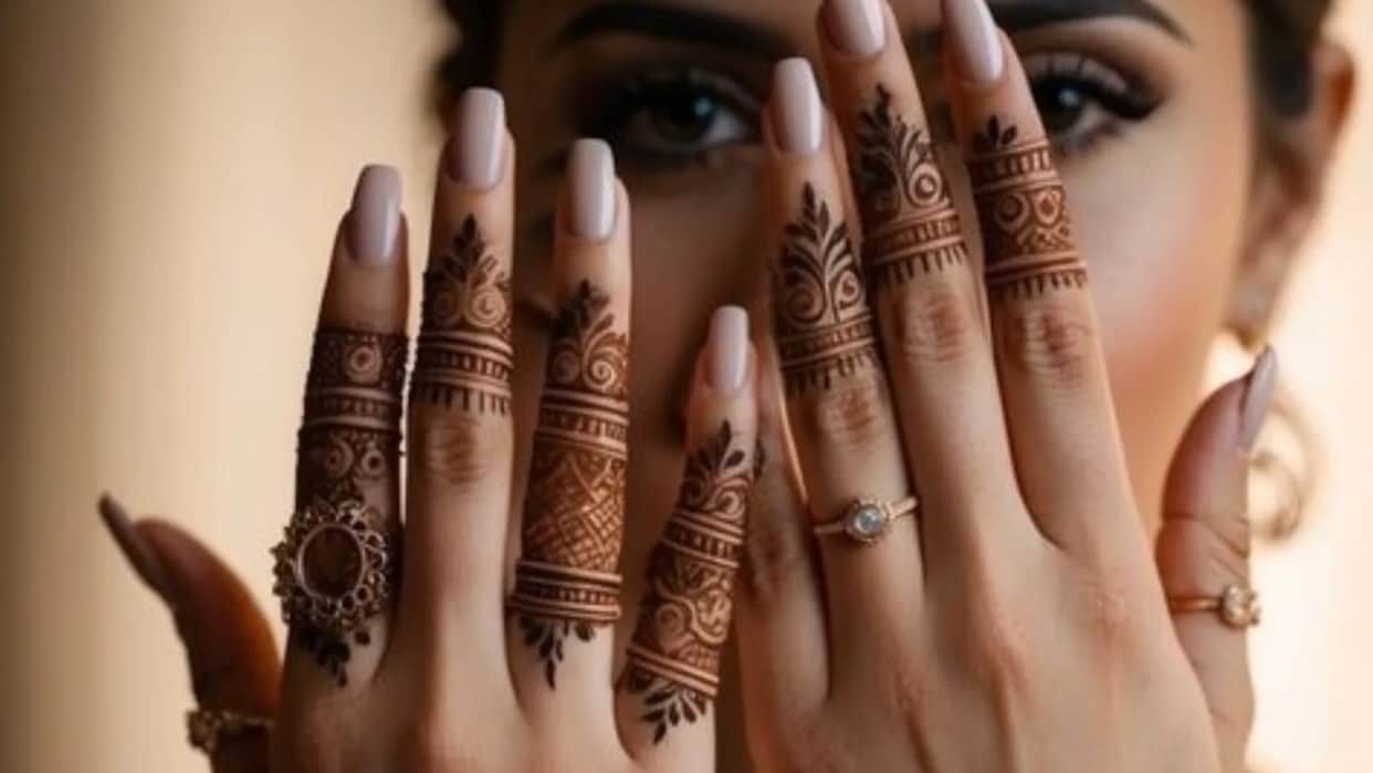 Simple Finger Mehndi Design to try in 2025 for beautiful impression Saral Ungliyon Ki Mehndi Design