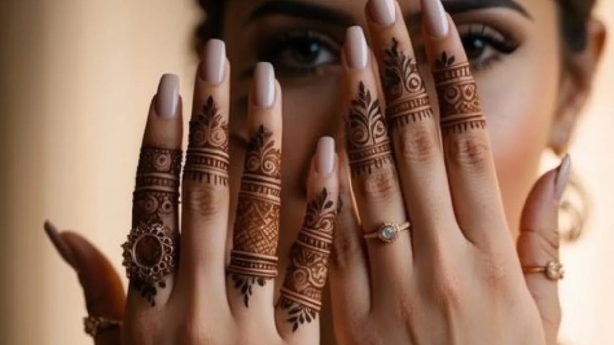 Simple Finger Mehndi Design to try in 2025 for beautiful impression Saral Ungliyon Ki Mehndi Design