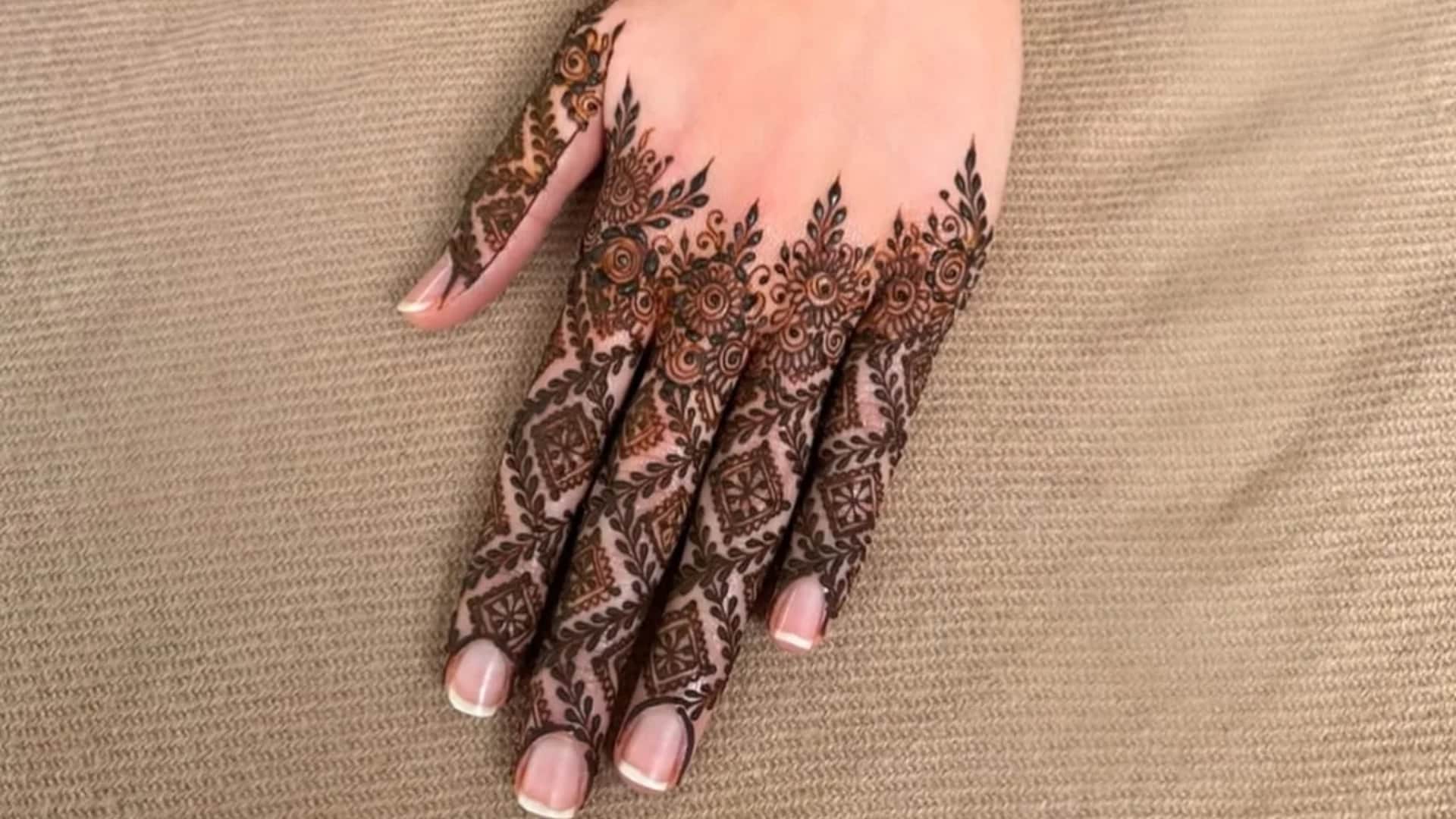 Simple Finger Mehndi Design to try in 2025 for beautiful impression Saral Ungliyon Ki Mehndi Design
