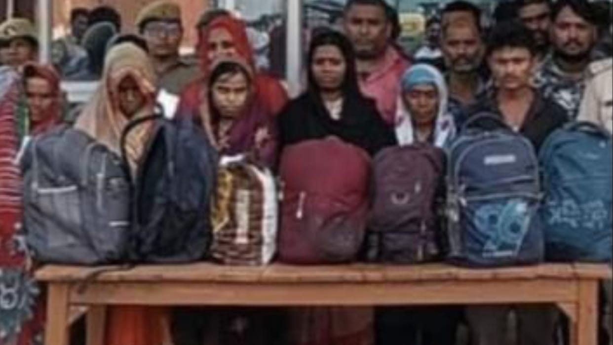 18 people including 7 women arrested with 170 litres of liquor being taken to Bihar in chandauli