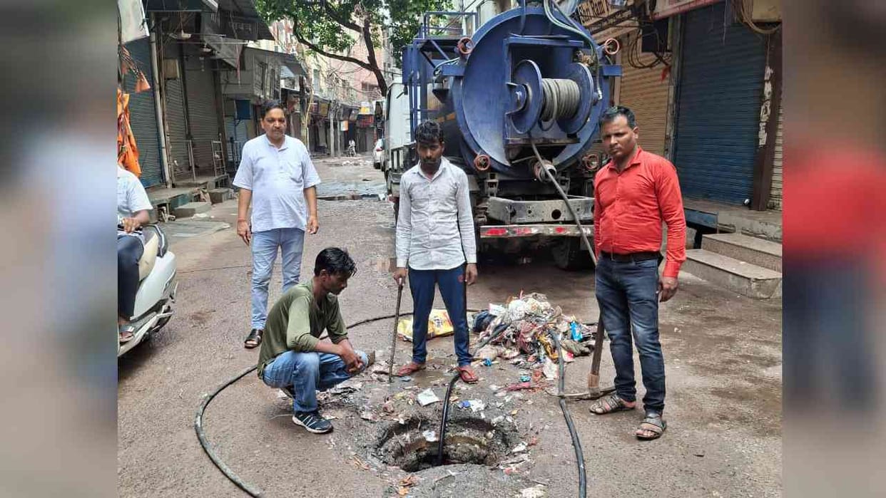 MCD intensified cleanliness drive at Subhash Road Market in Gandhi Nagar