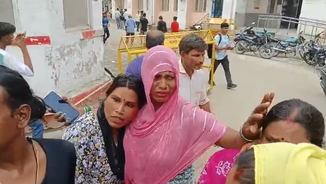 Kanpur Major accident during cleaning of sewage tank in Panki one laborer died two are in critical condition