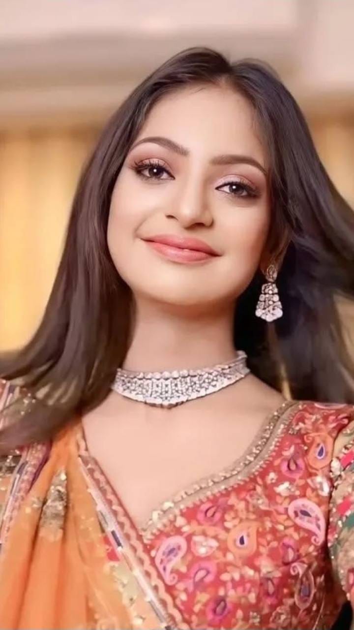 महाकुंभ वायरल गर्ल मोनालिसा