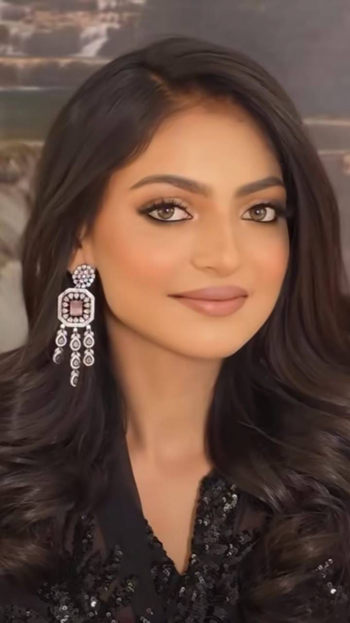 महाकुंभ वायरल गर्ल मोनालिसा