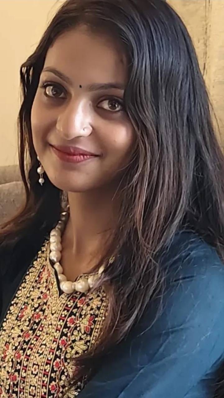 महाकुंभ वायरल गर्ल मोनालिसा