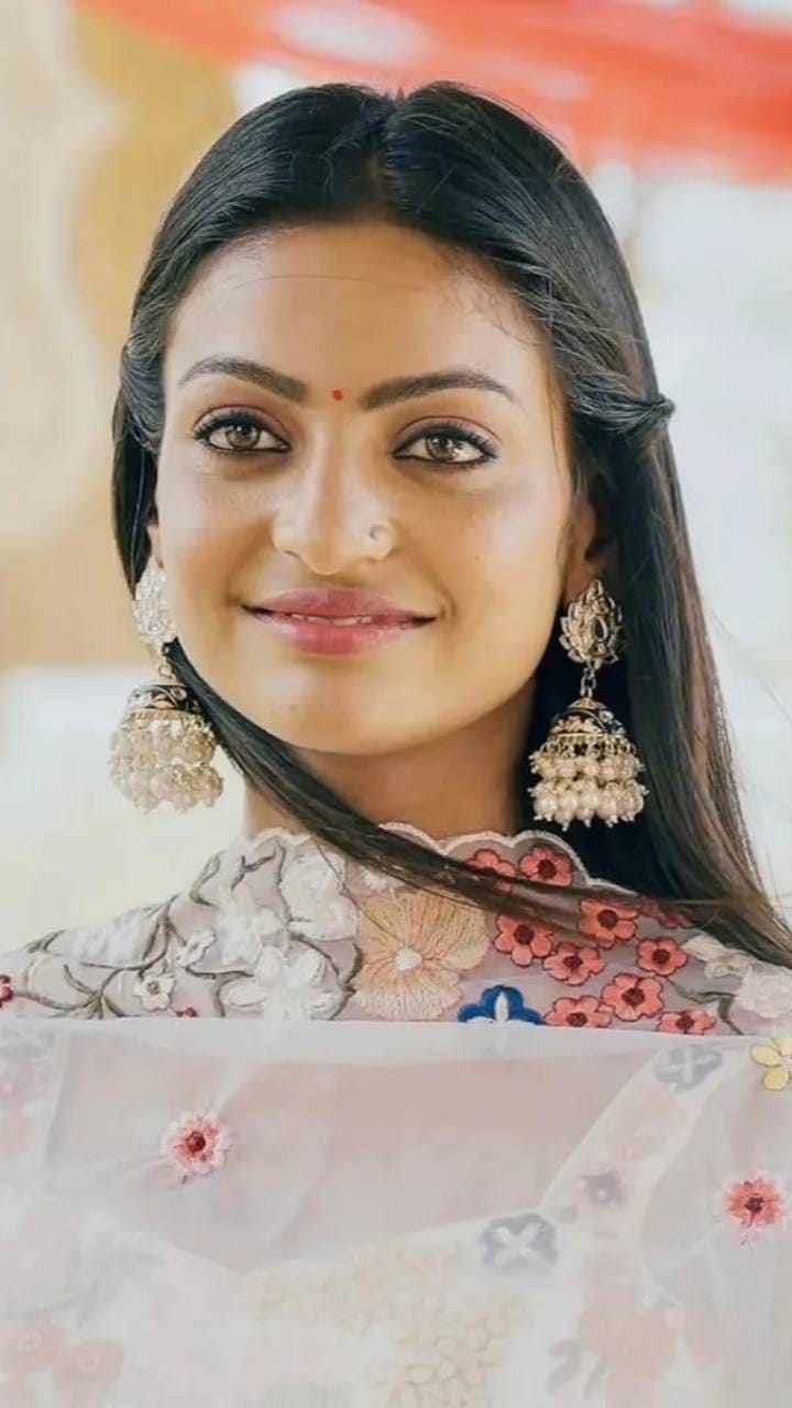 महाकुंभ वायरल गर्ल मोनालिसा