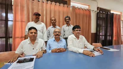 निलंबित शिक्षकों ने उठाई आवाज