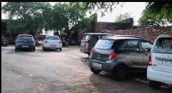 Jodhabai palace is a hub of vehicles spreading pollution