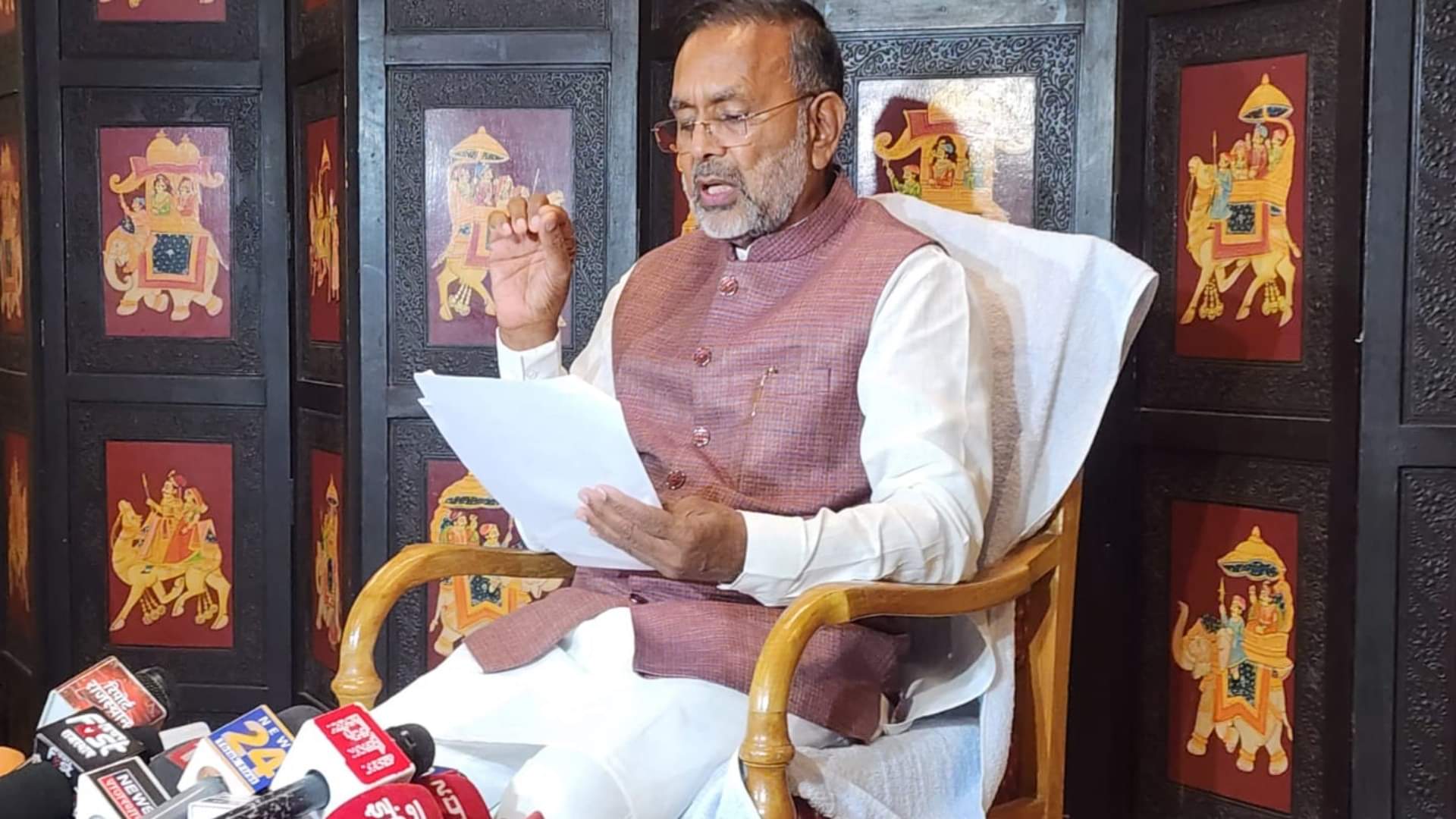 ऊर्जा मंत्री हीरालाल नागर