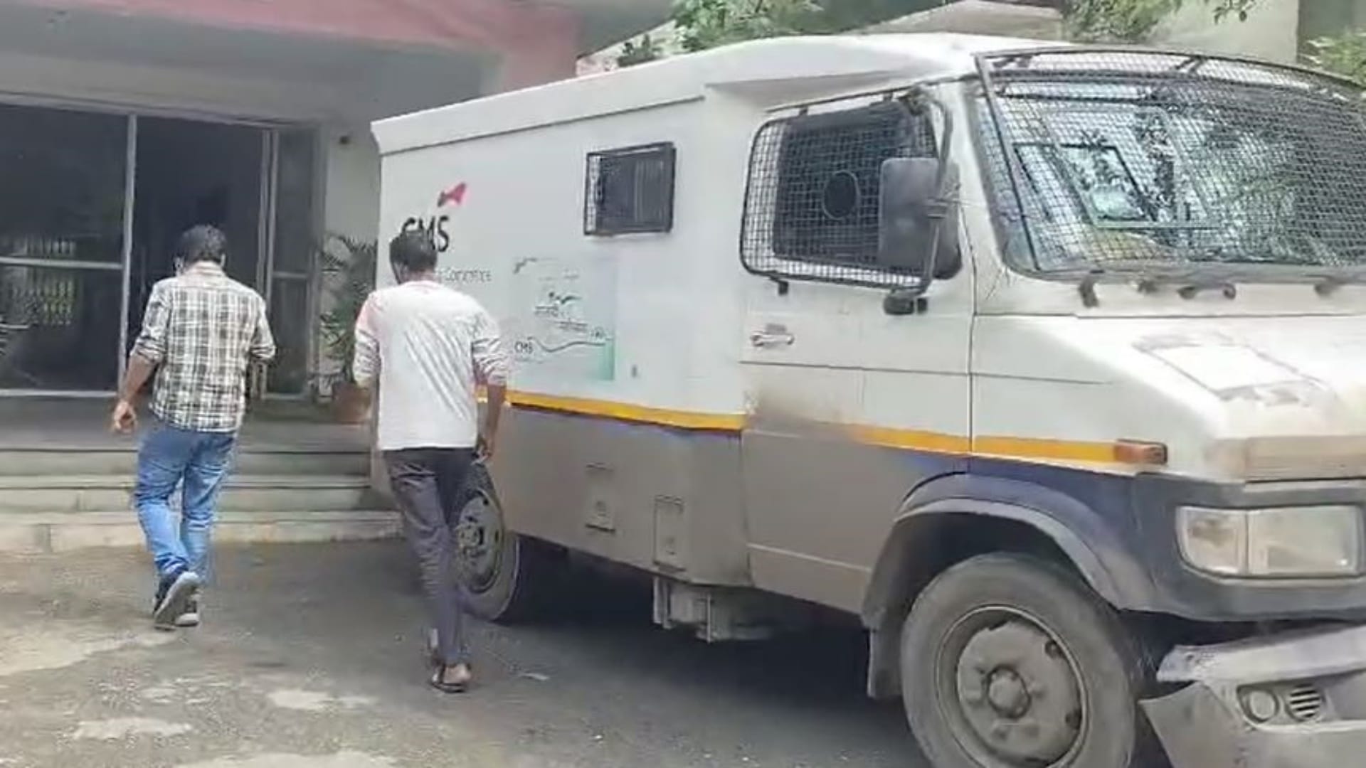 गोगुंदा में नाकाबंदी के दौरान 1100 किलो चांदी बरामद