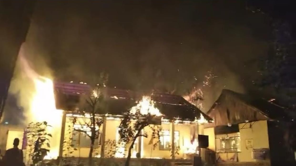 hree buildings of a government school were damaged in a midnight blaze in the Brinal area of Devsar in Kulgam