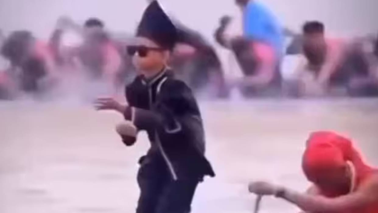 The whole world went crazy for 11 year old Indonesian boat racing kid the video went viral on the internet