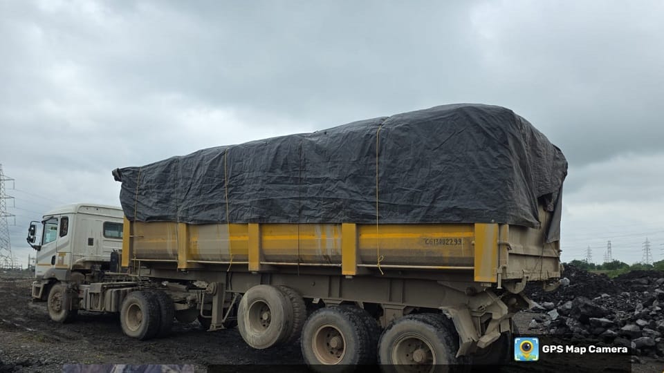 Environment department caught 6 vehicles of NTPC which had come to dump fly ash and imposed fine in Raigarh