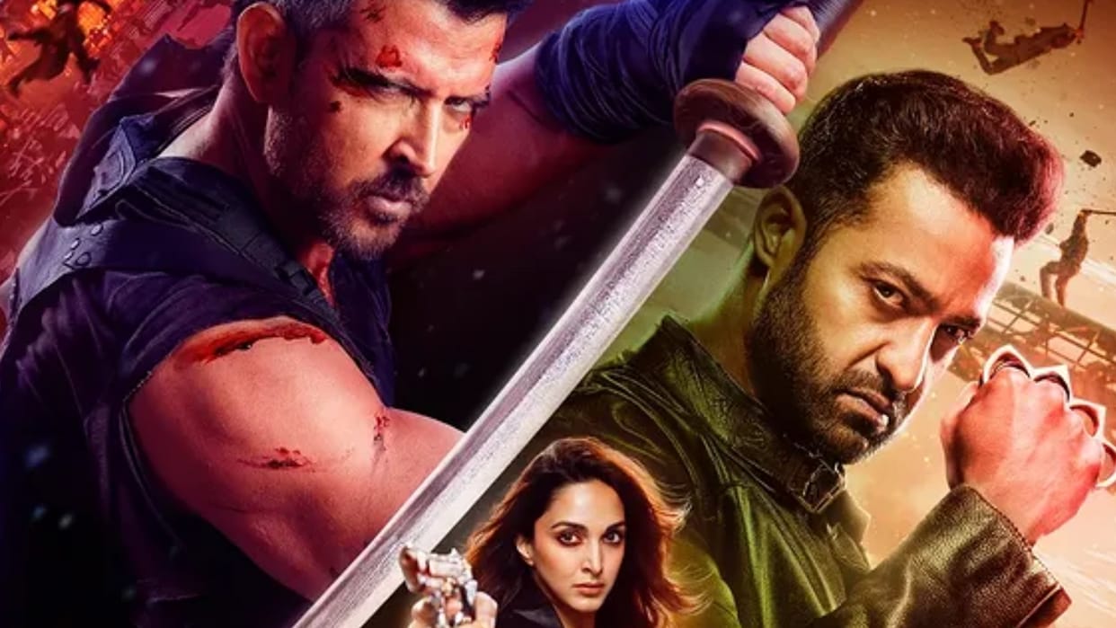 War 2 Starcast Fees Hrithik Roshan And Jr NTR Paid Highly Fees Kiara Advani Also Earned Massive Income