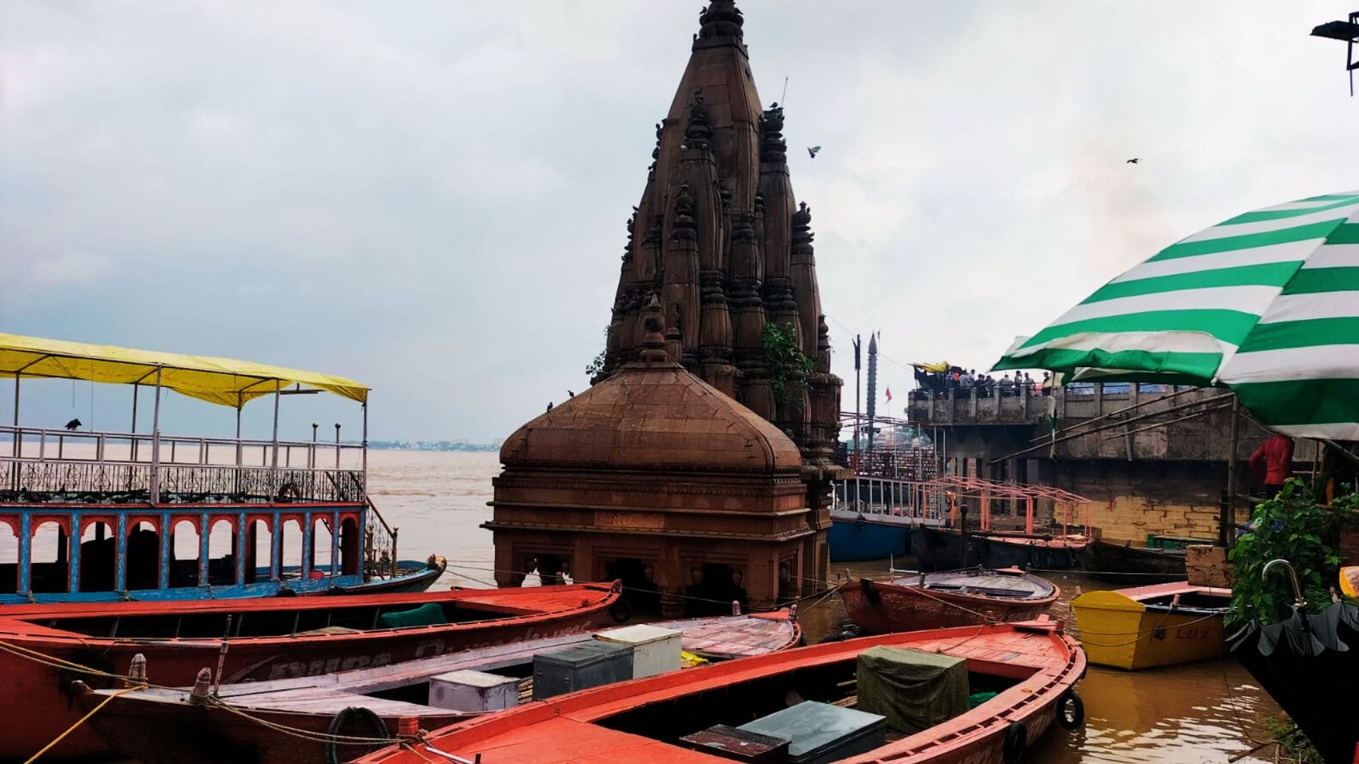 Flood in up migration in Varanasi Varuna corridor and hundreds of temples submerged in water