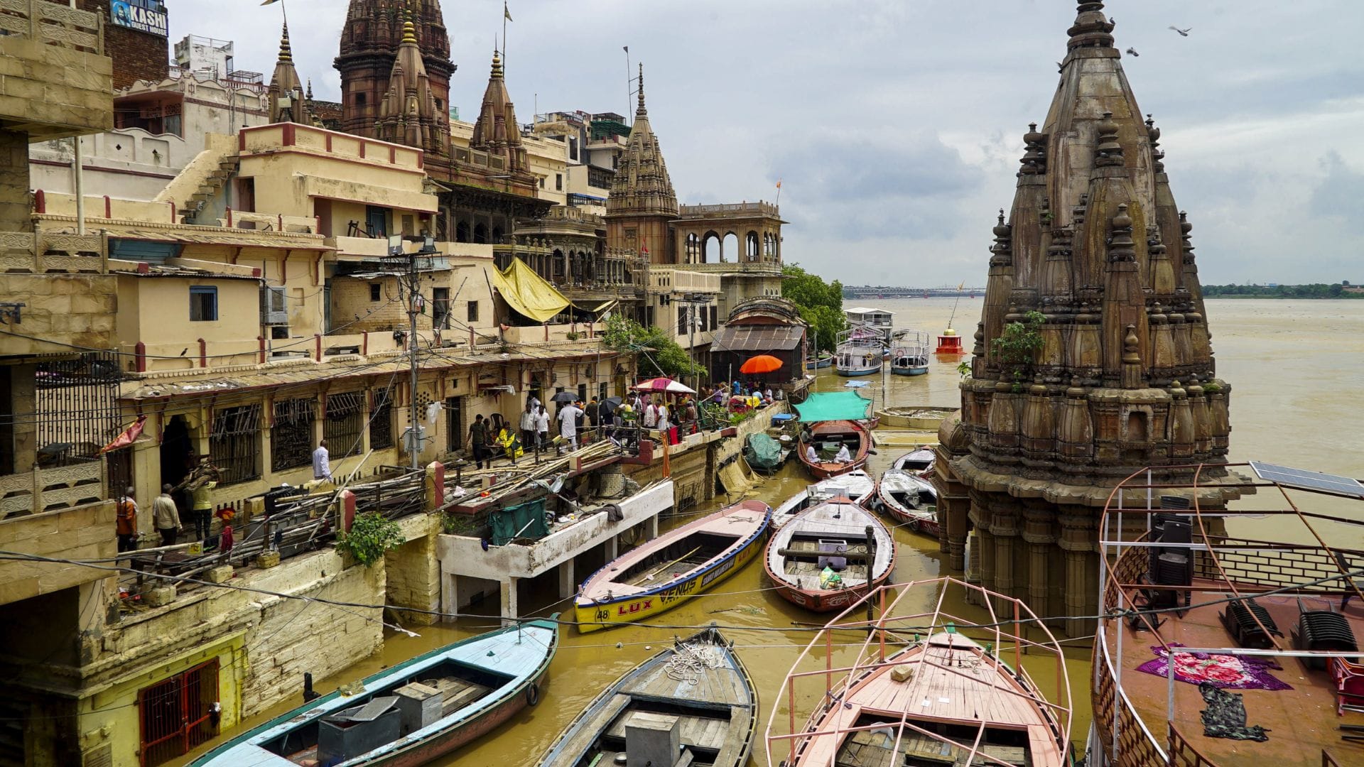 Varanasi Flood update Water rising at speed of 4 cm per hour stage of Subah-e-Banaras submerged