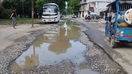 Kanpur The road from Ramadevi Dudh Mandi to Air Force Station is in bad shape people are troubled