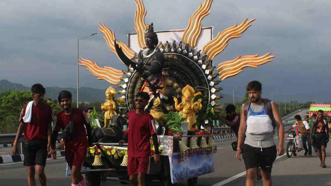 Kanwar Yatra: 80.90 lakh pilgrims reached Haridwar in five days Watch Photos