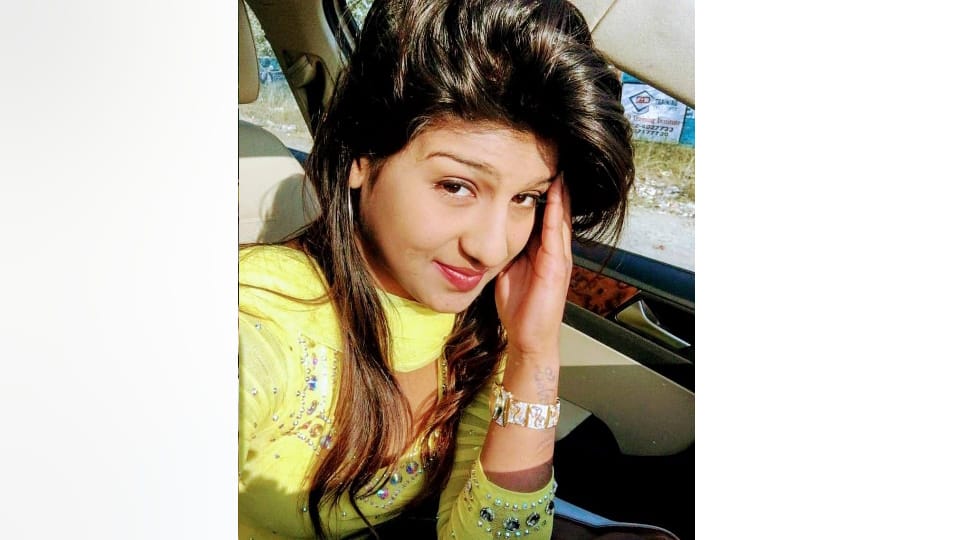 Lucknow Murder Daughter body lying beside her Mother relations with her lover Udit and Roshni told whole story