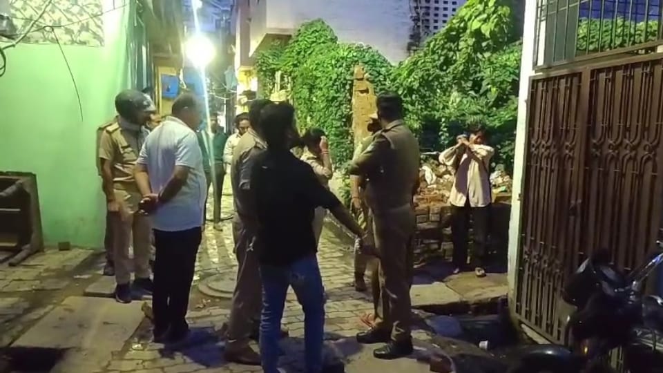 Bar Dancer Roshni Kills Daughter to Frame Husband Had Affair with Lover Udit After Marrying Shahrukh