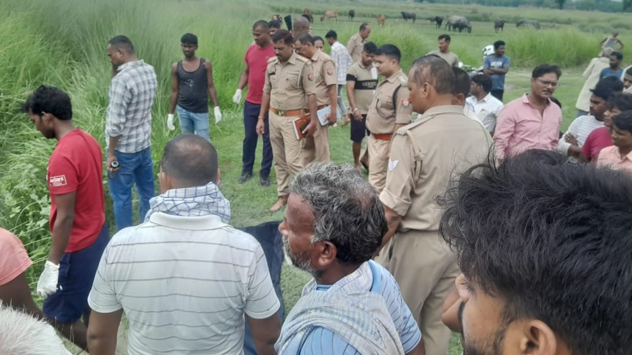 Dead body of half naked woman found in Gangi river in azamgarh