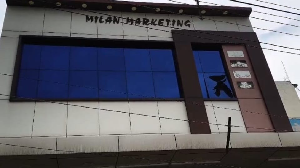 Raid in the city under the Kotpa Act owner of Milan Market who supplies food fled after closing the shutter in