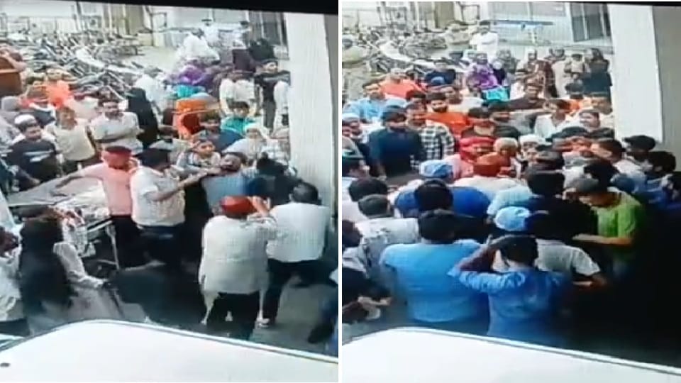 Video of fight in private hospital in Hapur goes viral